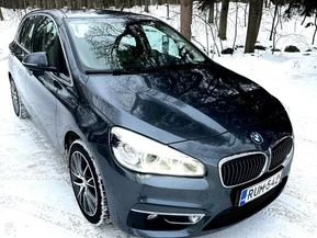 BMW 225