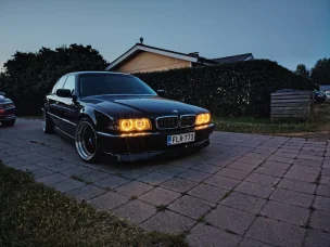 BMW 740