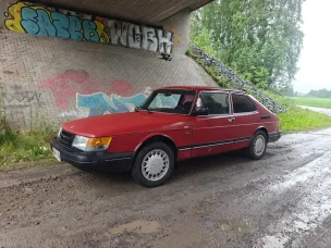 Saab 900