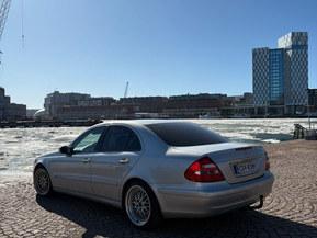 Mercedes-Benz E 240