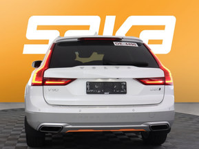 Volvo V90 Cross Country