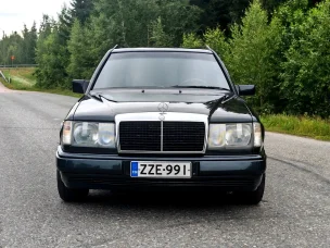 Mercedes-Benz 320
