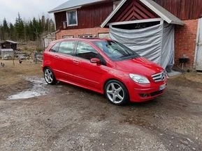 Mercedes-Benz B 200