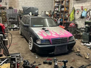 Mercedes-Benz 320