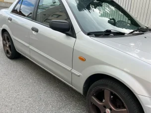 Mazda 323