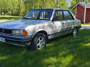 Peugeot 305