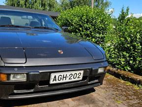 Porsche 944