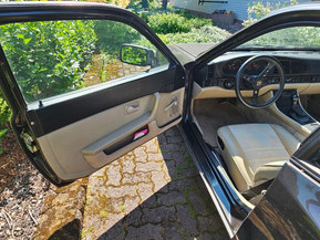 Porsche 944