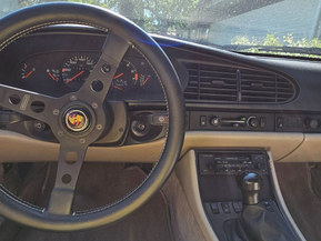 Porsche 944
