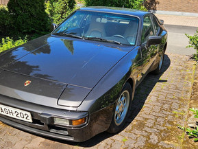 Porsche 944