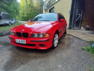 BMW 523