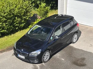 BMW 225