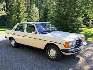 Mercedes-Benz 240