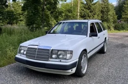 Mercedes-Benz 230