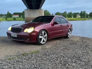 Mercedes-Benz 200