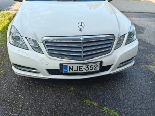Mercedes-Benz 220