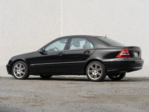 Mercedes-Benz C 230