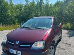 Nissan Almera Tino