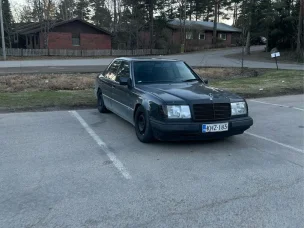 Mercedes-Benz 230