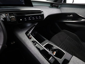 Peugeot e-3008