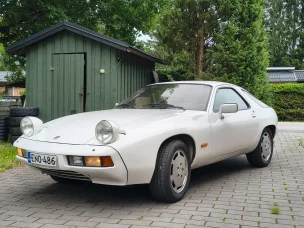 Porsche 928