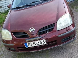 Nissan Almera Tino