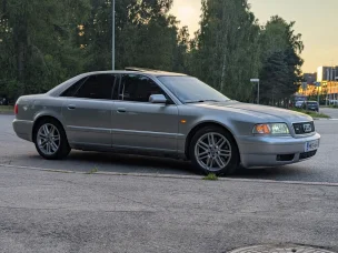 Audi S8