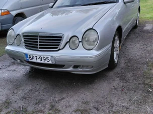 Mercedes-Benz 320