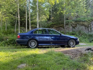BMW 528