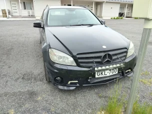 Mercedes-Benz 320