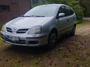 Nissan Almera Tino