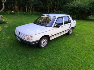 Peugeot 309