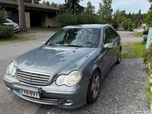 Mercedes-Benz 200