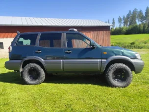 Nissan Terrano II