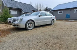 Mercedes-Benz E 320
