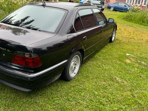 BMW 750