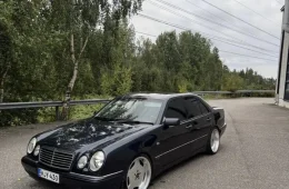 Mercedes-Benz E