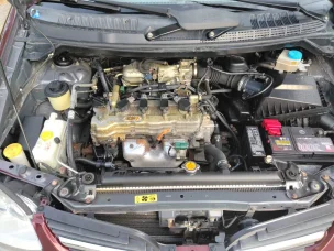 Nissan Almera Tino