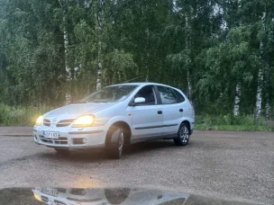 Nissan Almera Tino