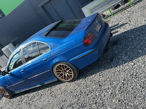 BMW 525