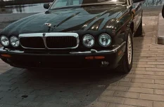 Jaguar XJ8