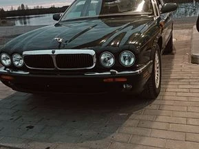 Jaguar XJ8