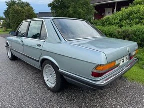BMW 528