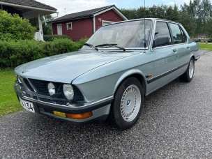BMW 528