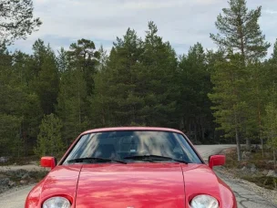 Porsche 928
