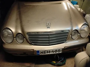 Mercedes-Benz 208