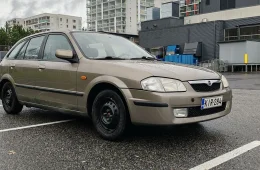 Mazda 323F