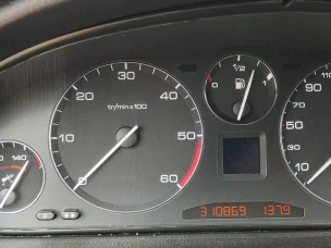 Peugeot 607