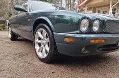 Jaguar XJR
