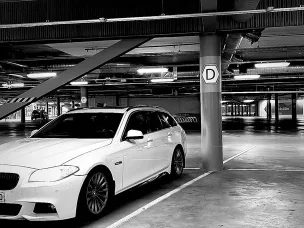 BMW 523